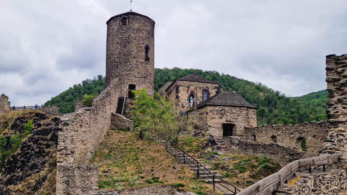 Widok na Zamek Střekov.